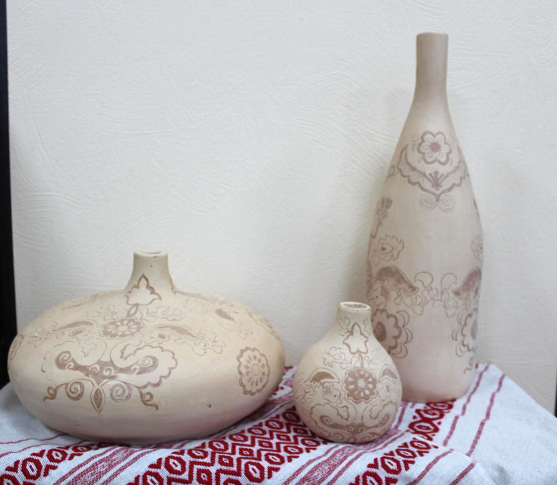 Саттарова Алсу – Декоративные керамические вазы (триптих) в национальном стиле