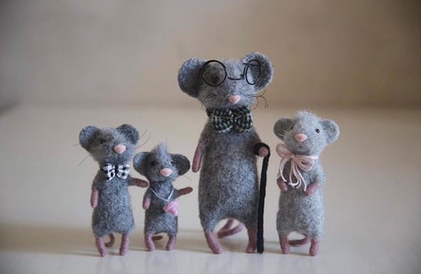 Семья из мышек